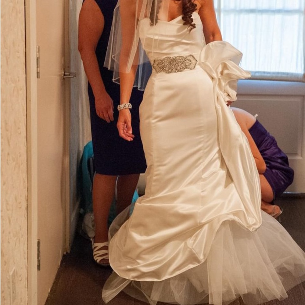 Watters Wtoo Maritza wedding gown. Bought new and altered at Janeen’s bridal. - Picture 4 of 13